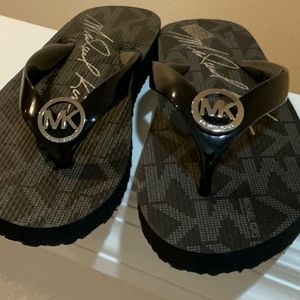 REDUCED! NWOT Michael Kors Flips